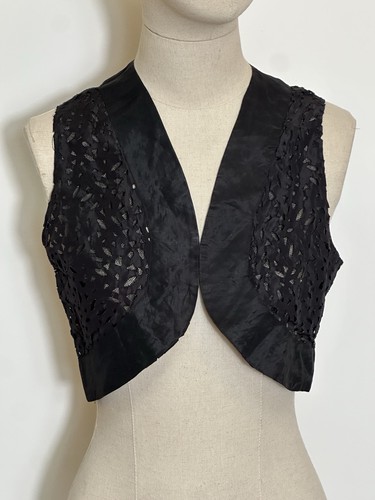 True vintage 1930s cutwork - 1930s,