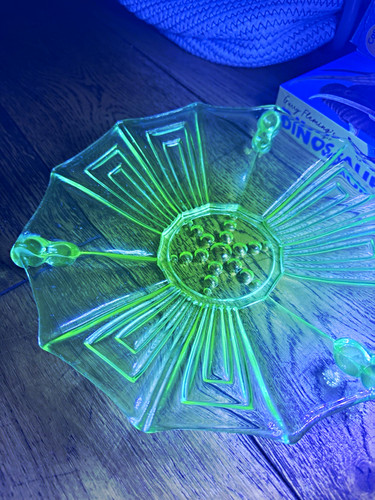 Art deco 1930s uranium glass - art,