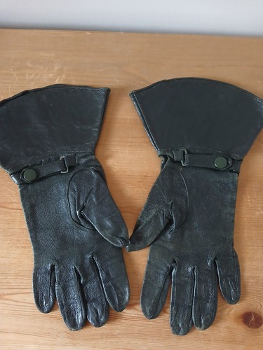 1930s dark greeen - 1930s, gauntlet